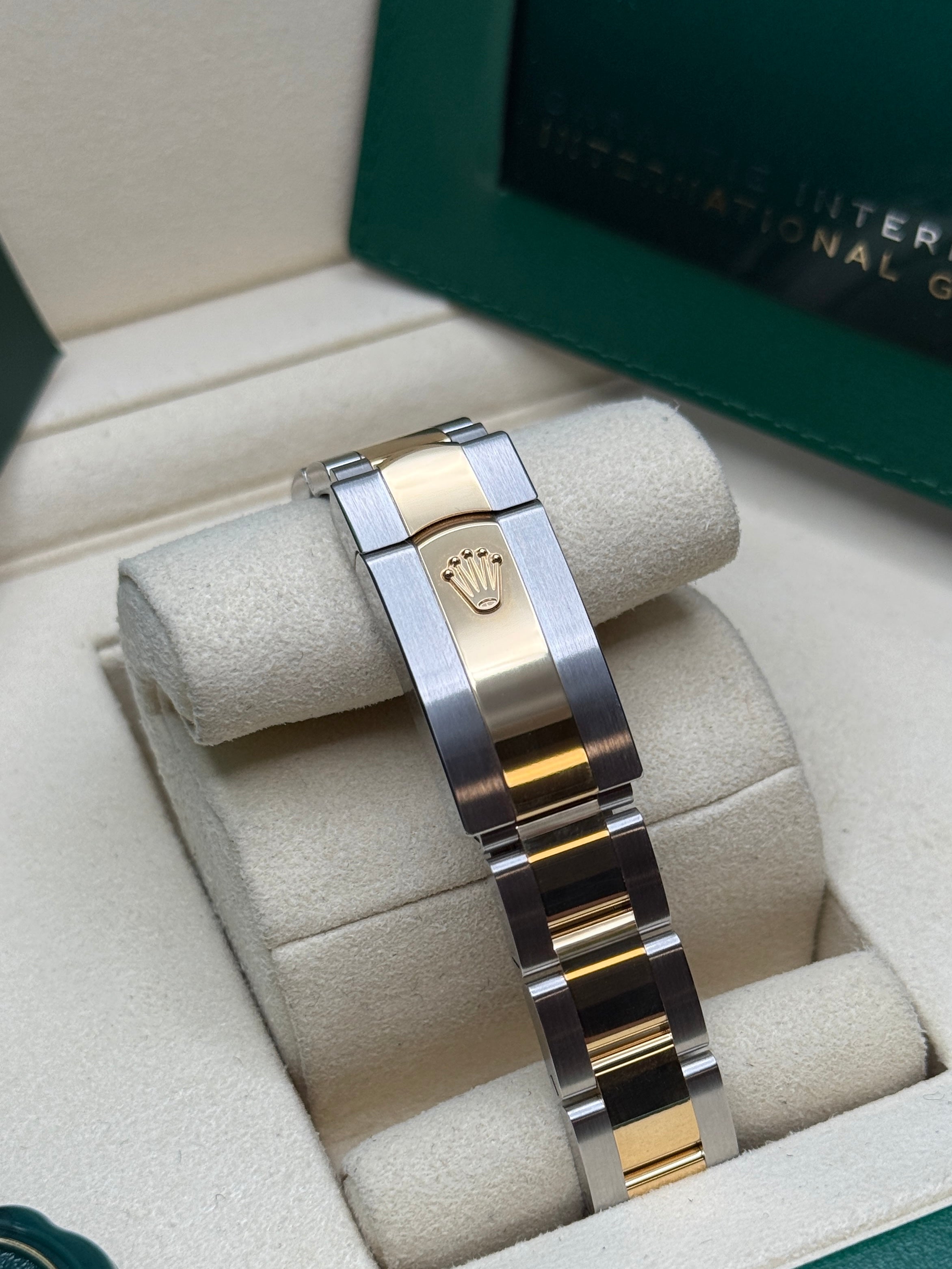 Datejust 31 Yellow Gold Two-Tone Silver Roman Diamond Luxury Watch