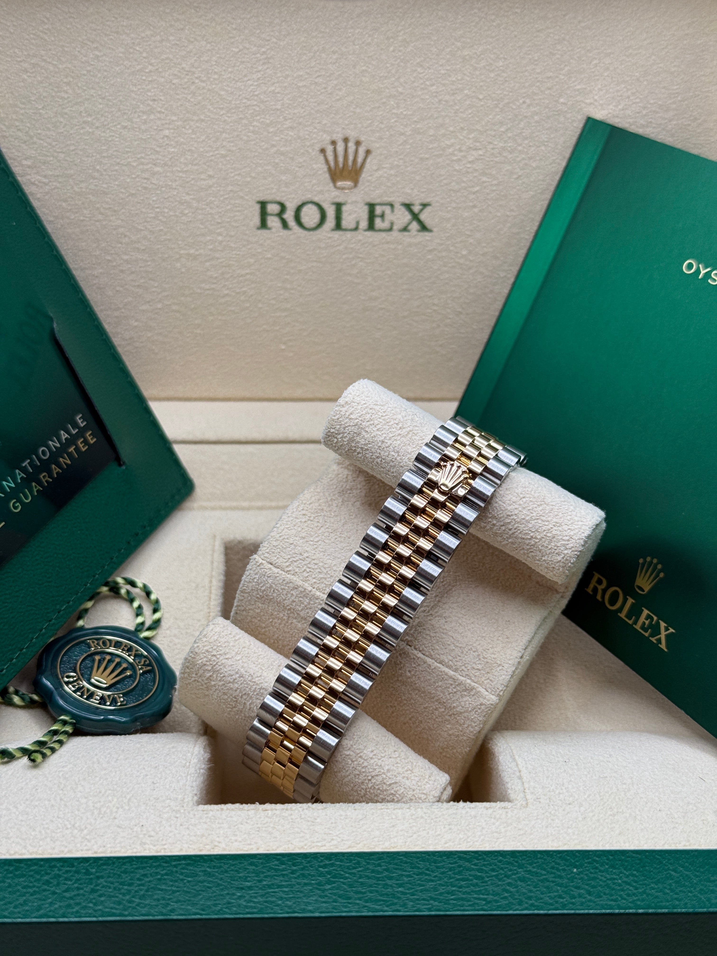 Datejust 31 Yellow Gold Two-Tone Black Mother of Pearl Diamond Luxury Watch