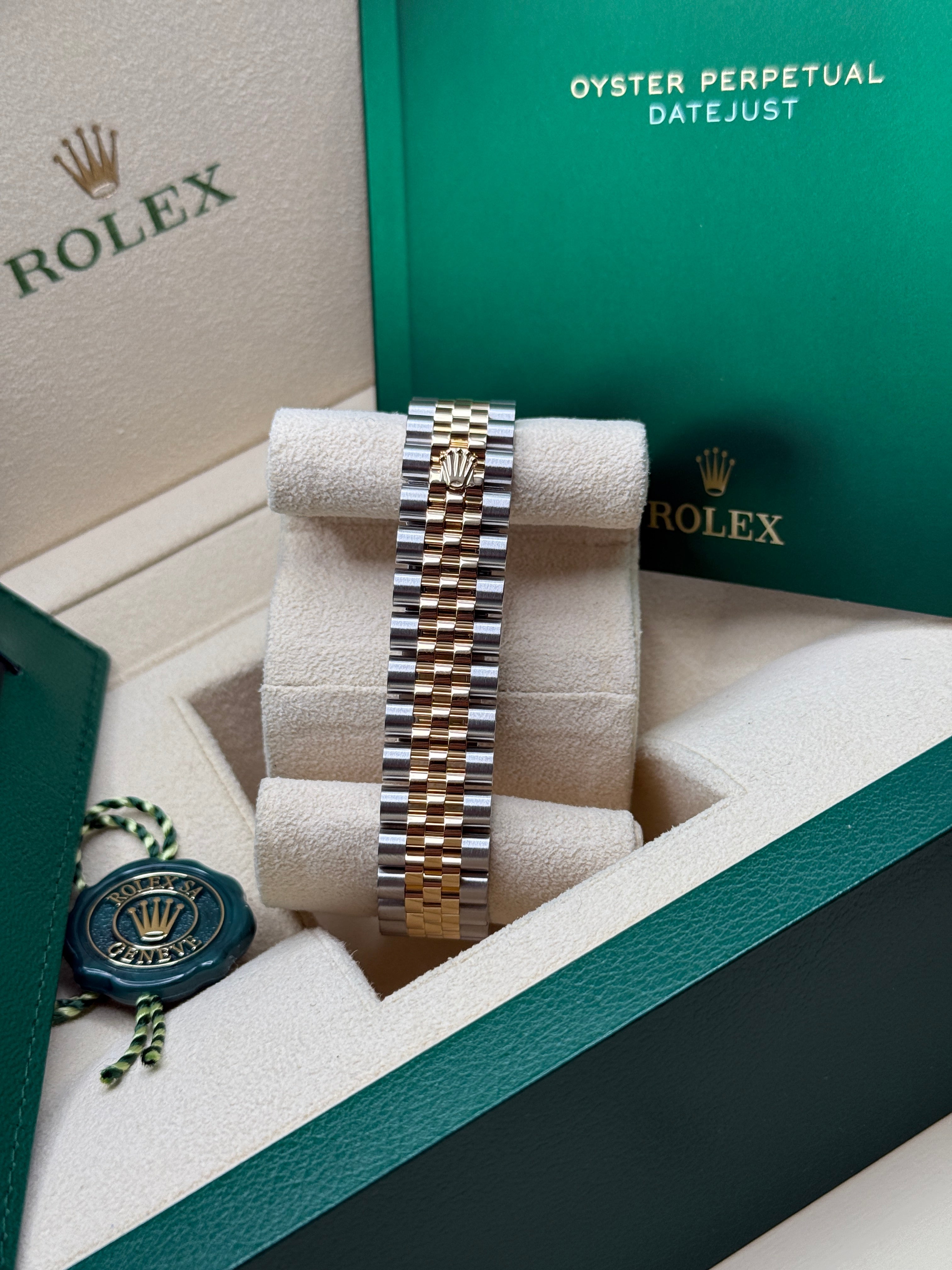 Datejust 31 Yellow Gold Two-Tone Black Mother of Pearl Diamond Luxury Watch