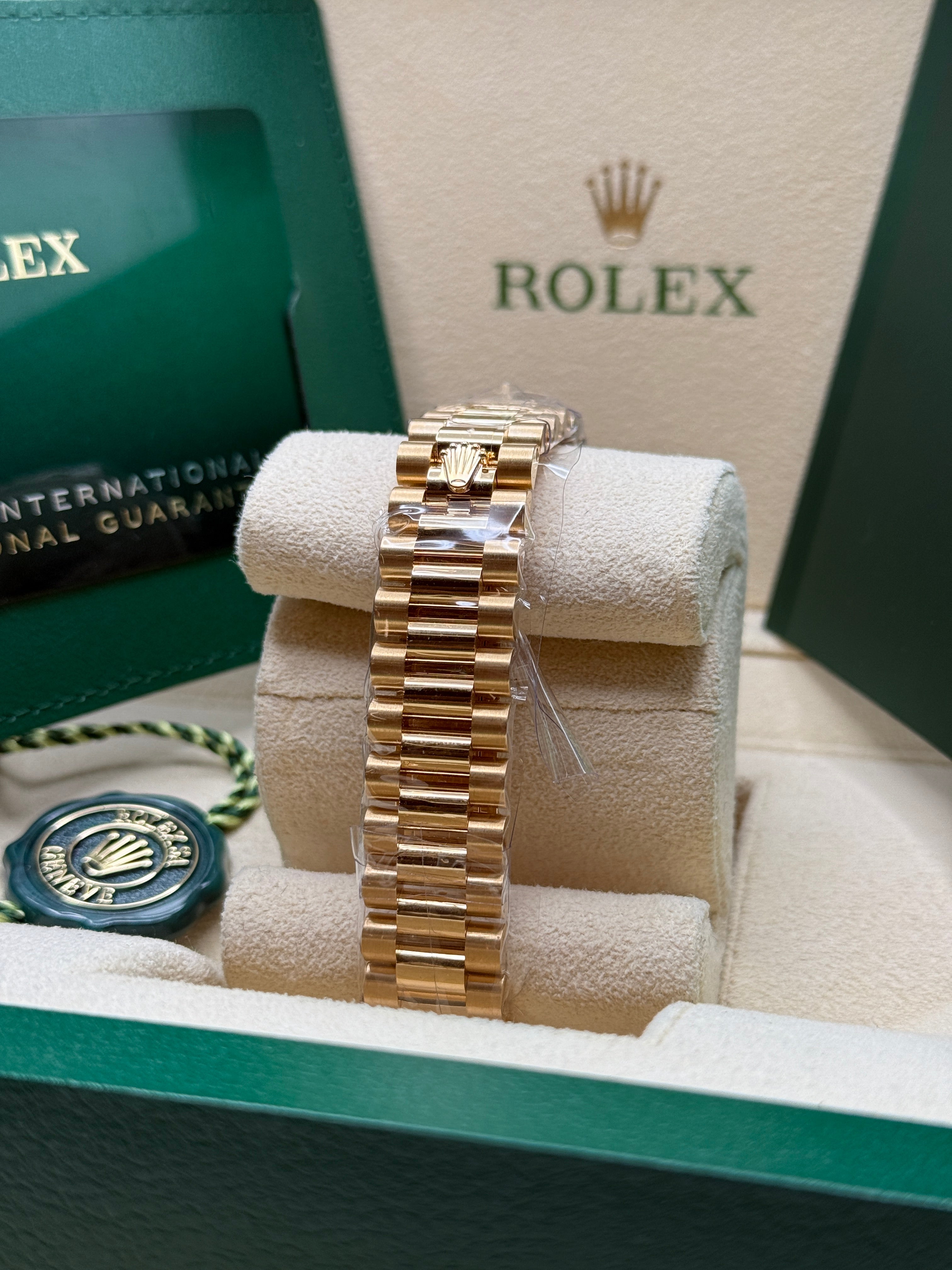 Datejust 31 Yellow Gold Mother of Pearl Diamond Luxury Watch