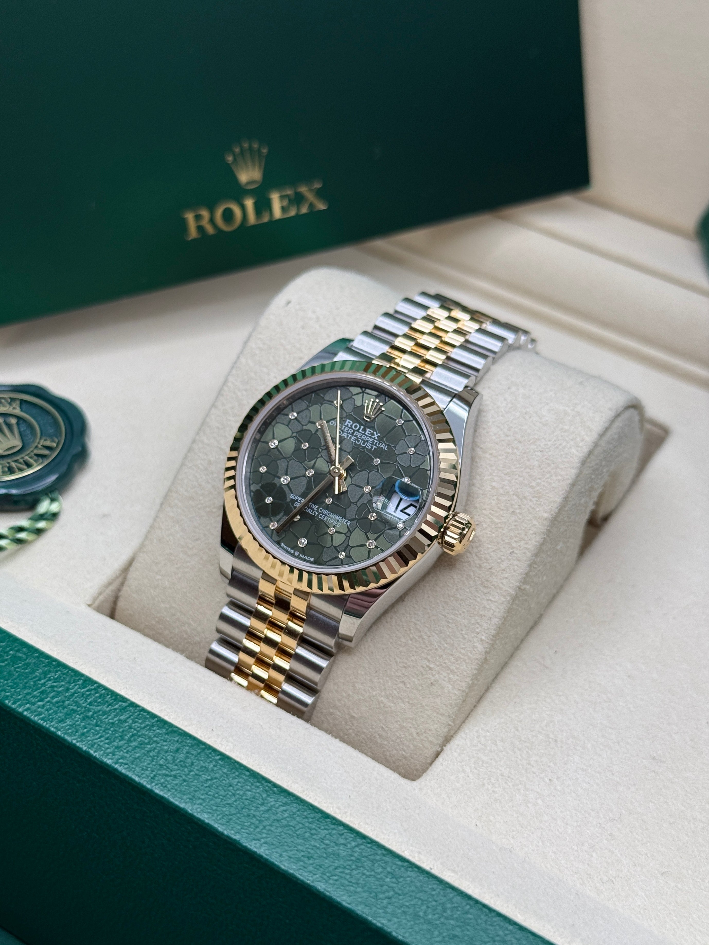 Datejust 31 Yellow Gold Two-Tone Olive Green Floral-Motif Diamond Luxury Watch