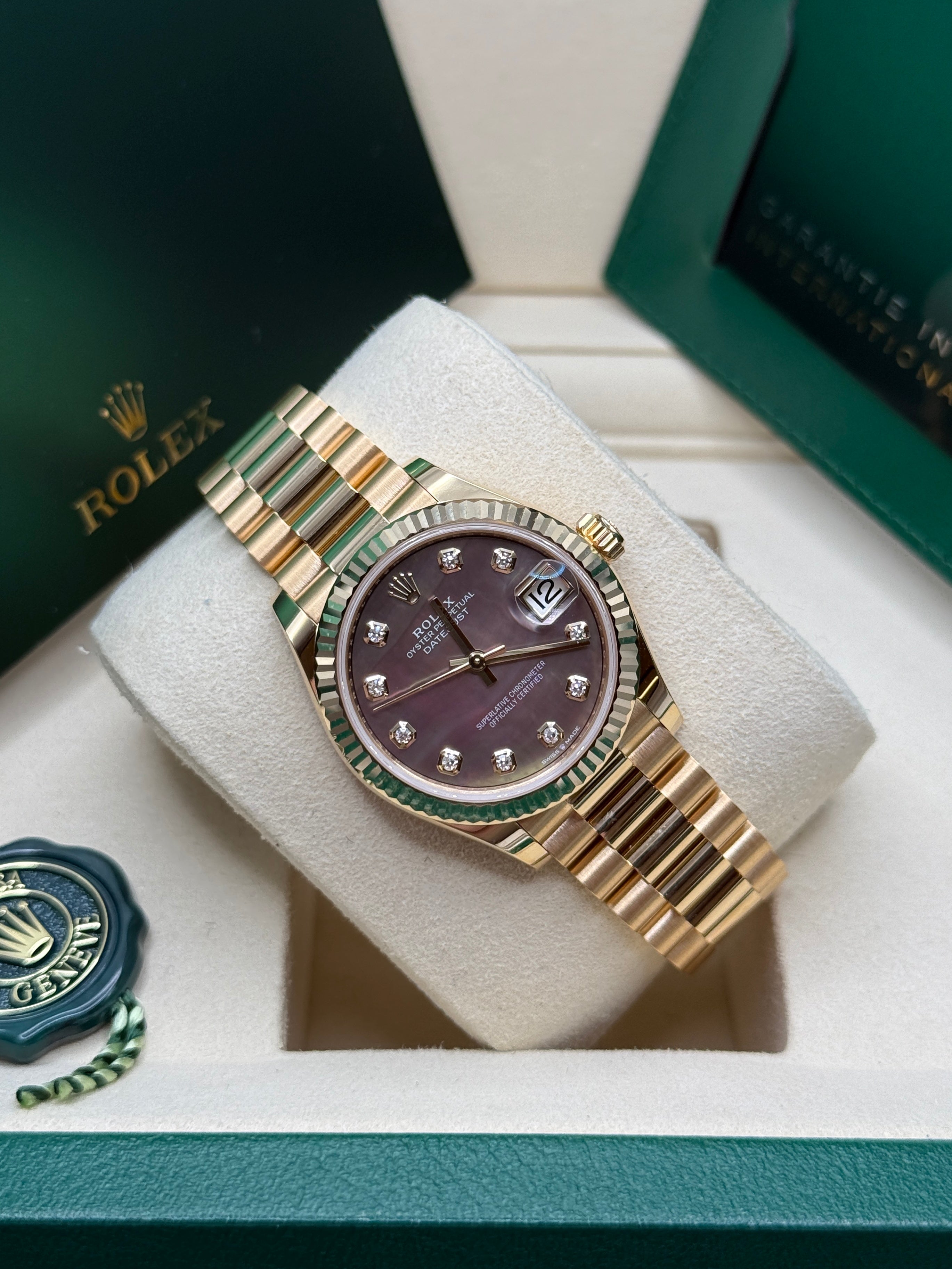 Datejust 31 Yellow Gold Black Mother of Pearl Diamond Luxury Watch