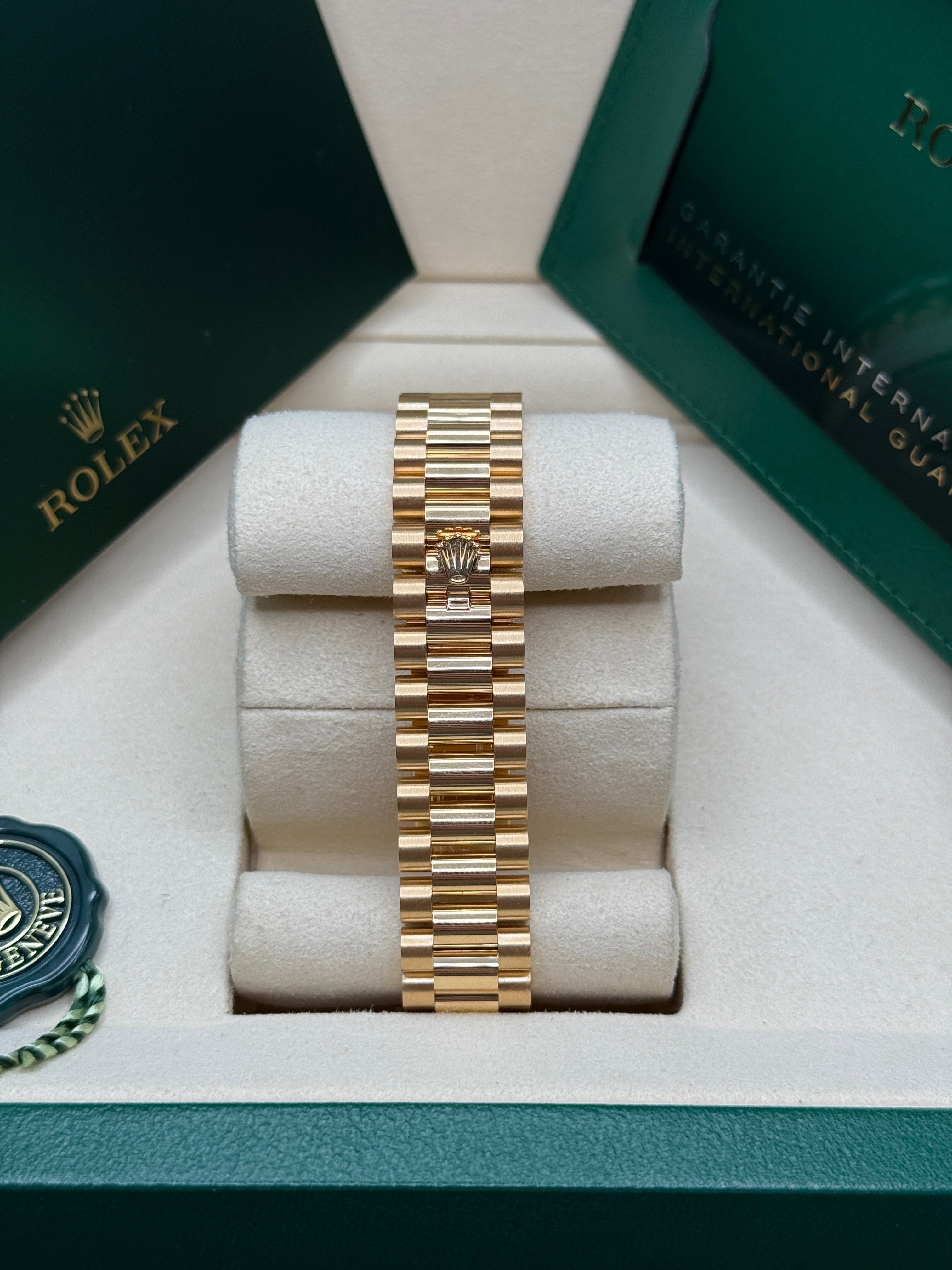 Datejust 31 Yellow Gold Black Mother of Pearl Diamond Luxury Watch