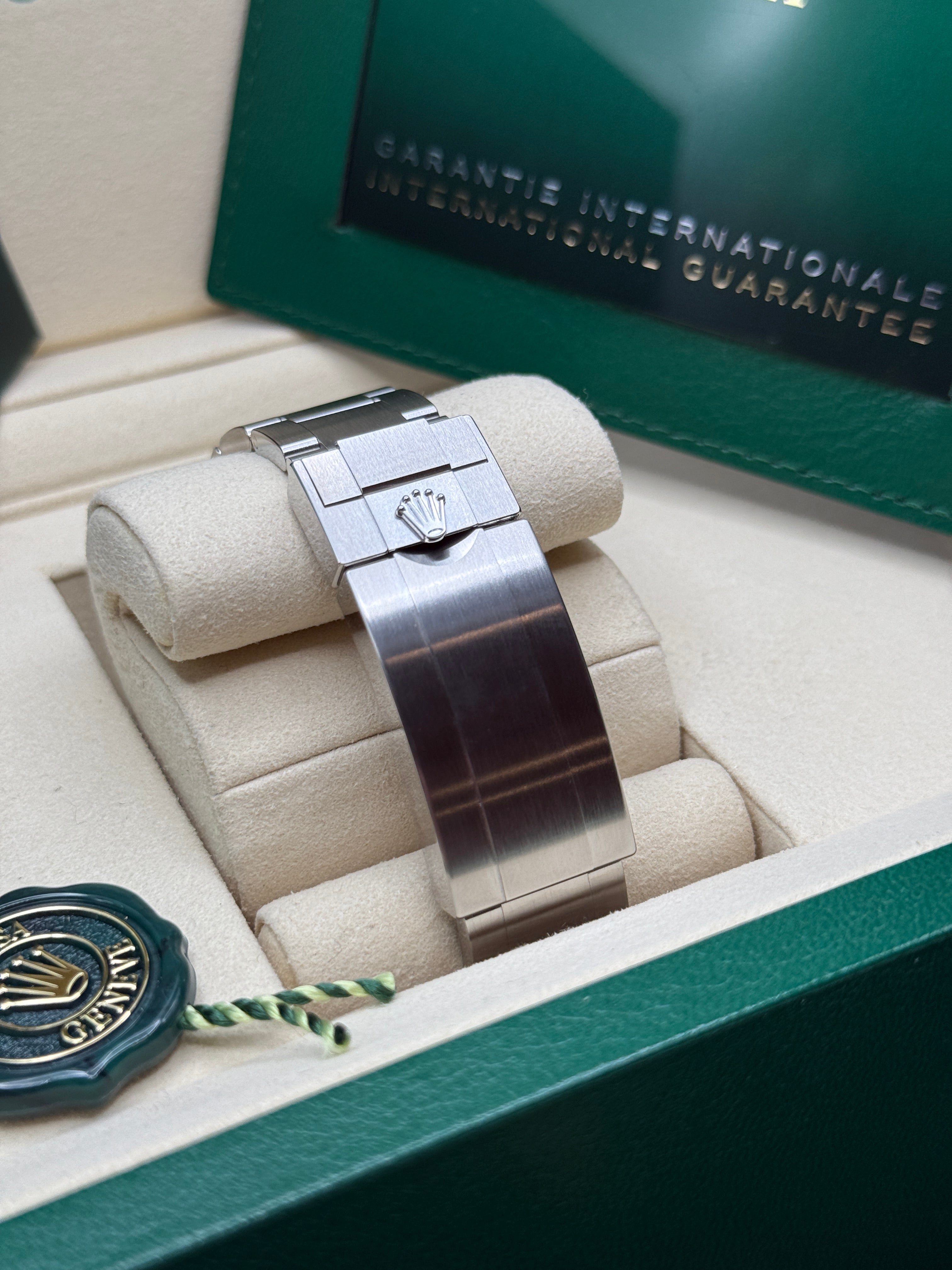 Submariner Date Green Luxury Watch