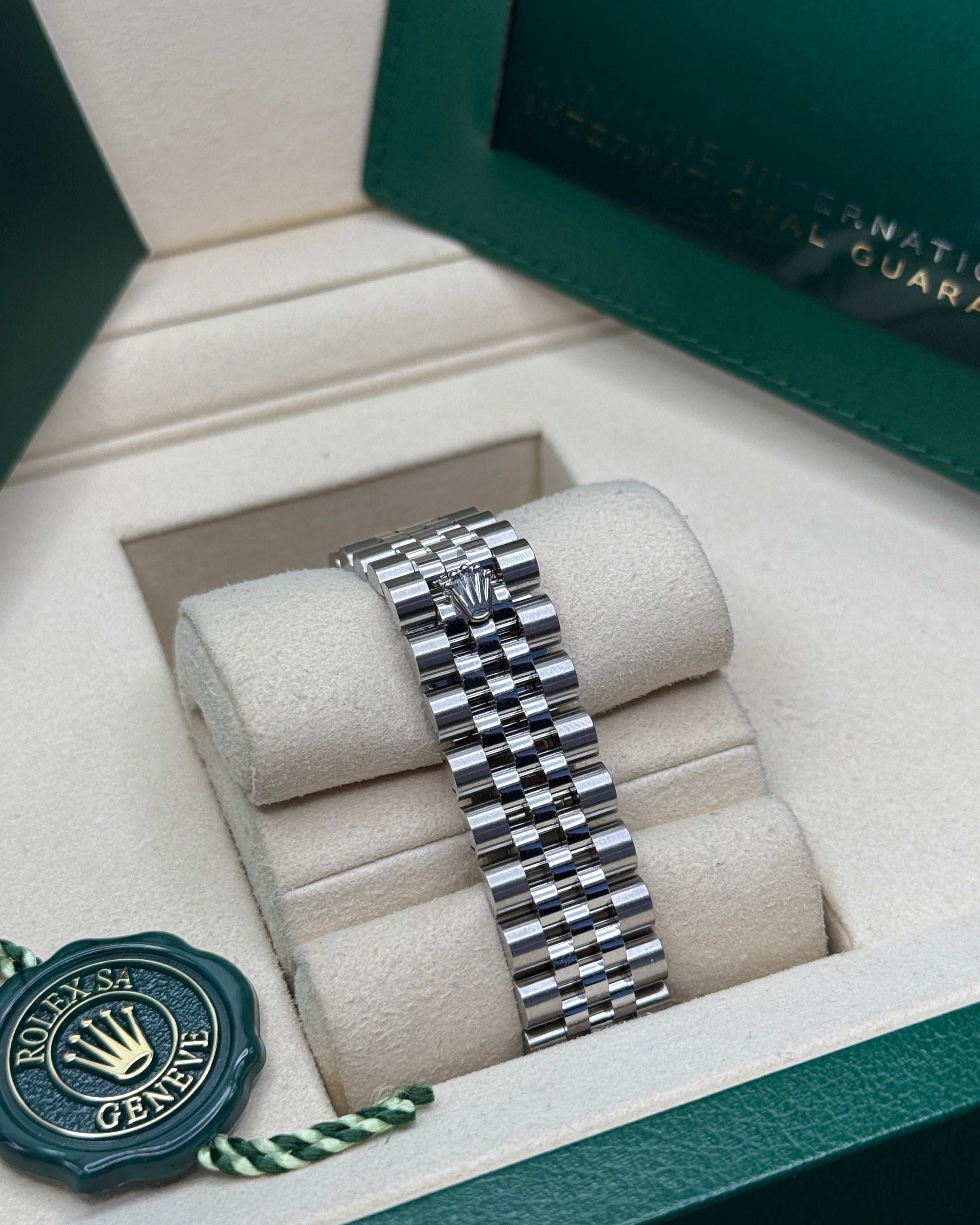 Datejust 31 Pink Diamond Luxury Watch