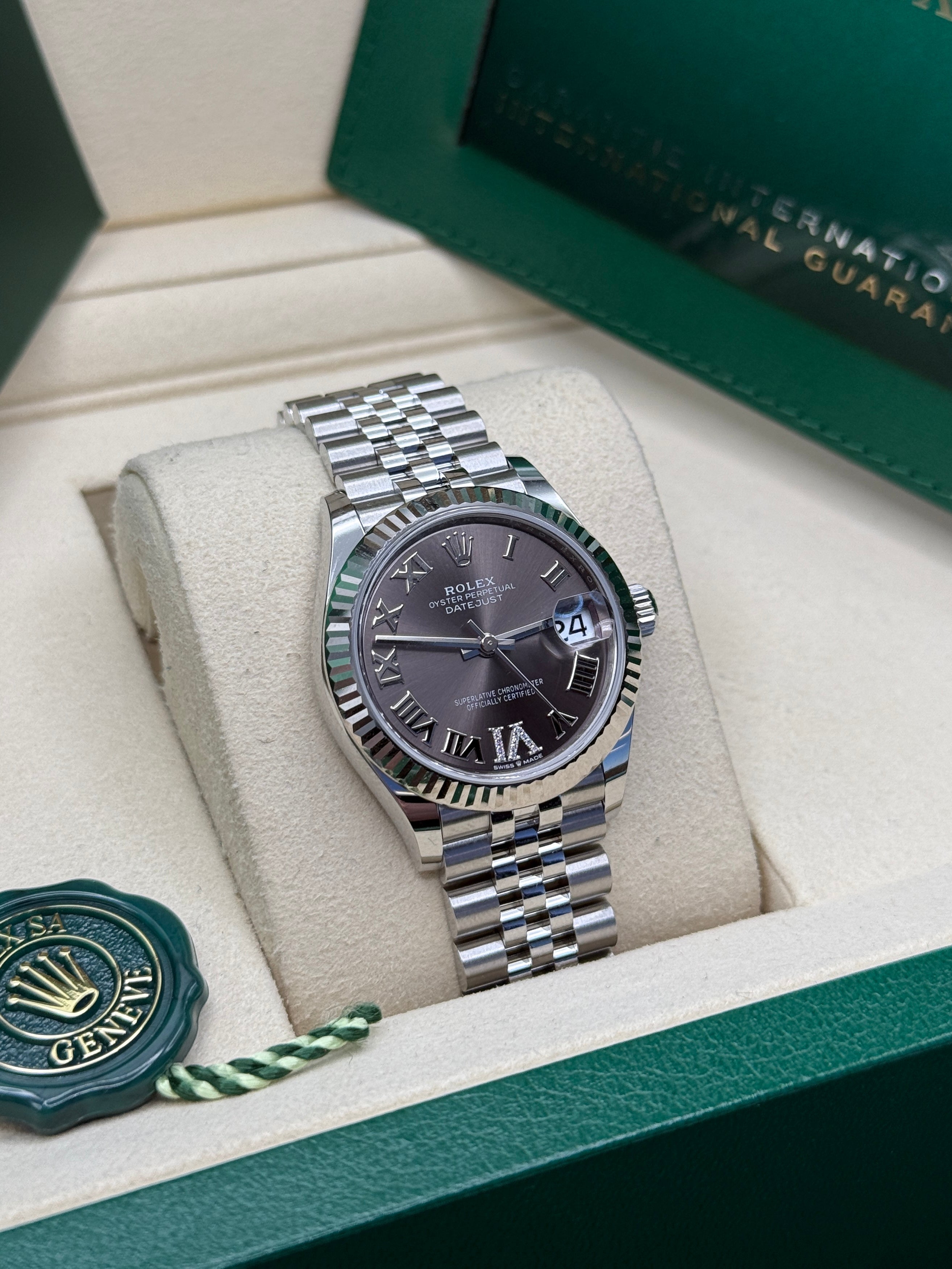 Datejust 31 Dark Grey Roman Diamond Luxury Watch