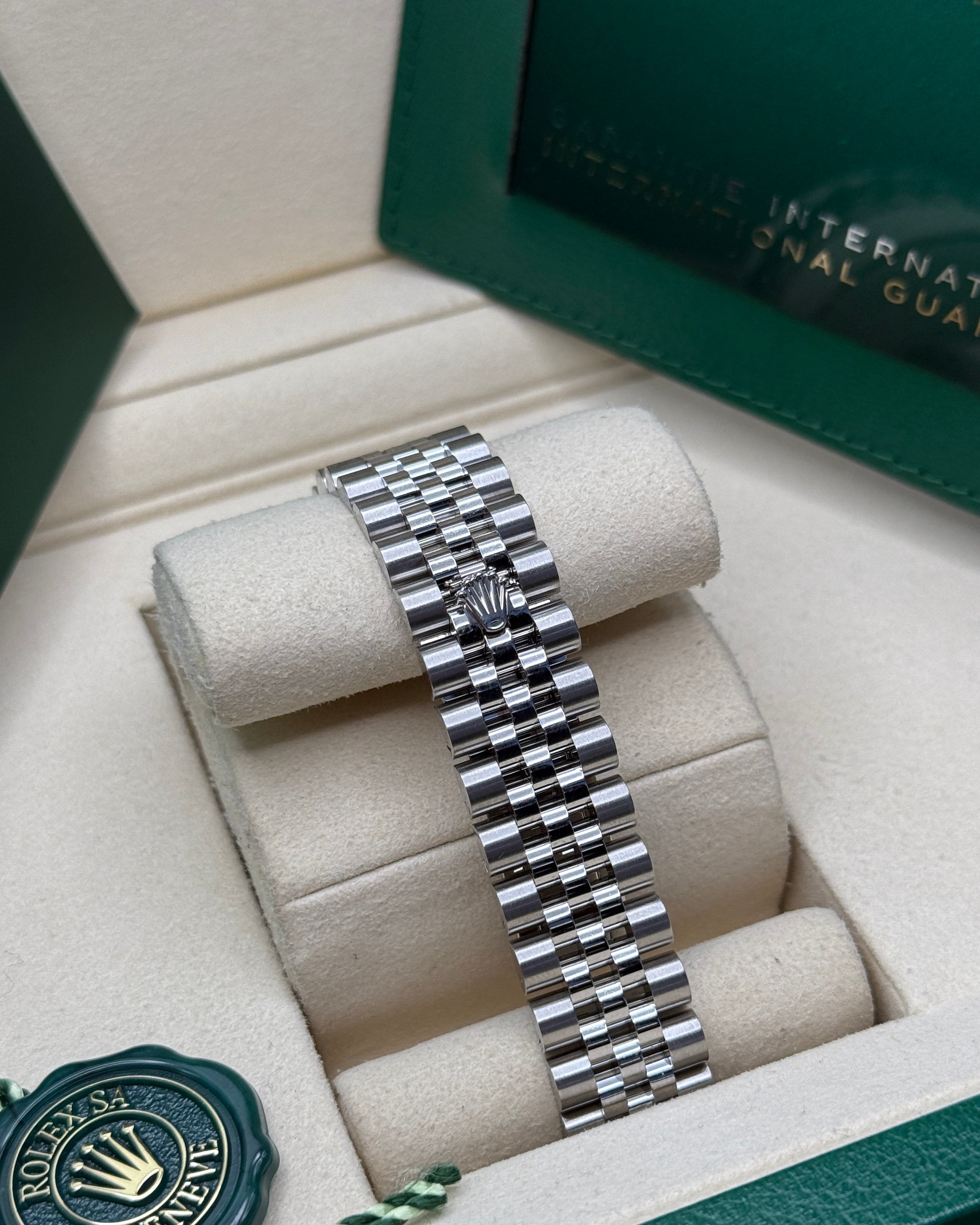 Datejust 31 Dark Grey Roman Diamond Luxury Watch