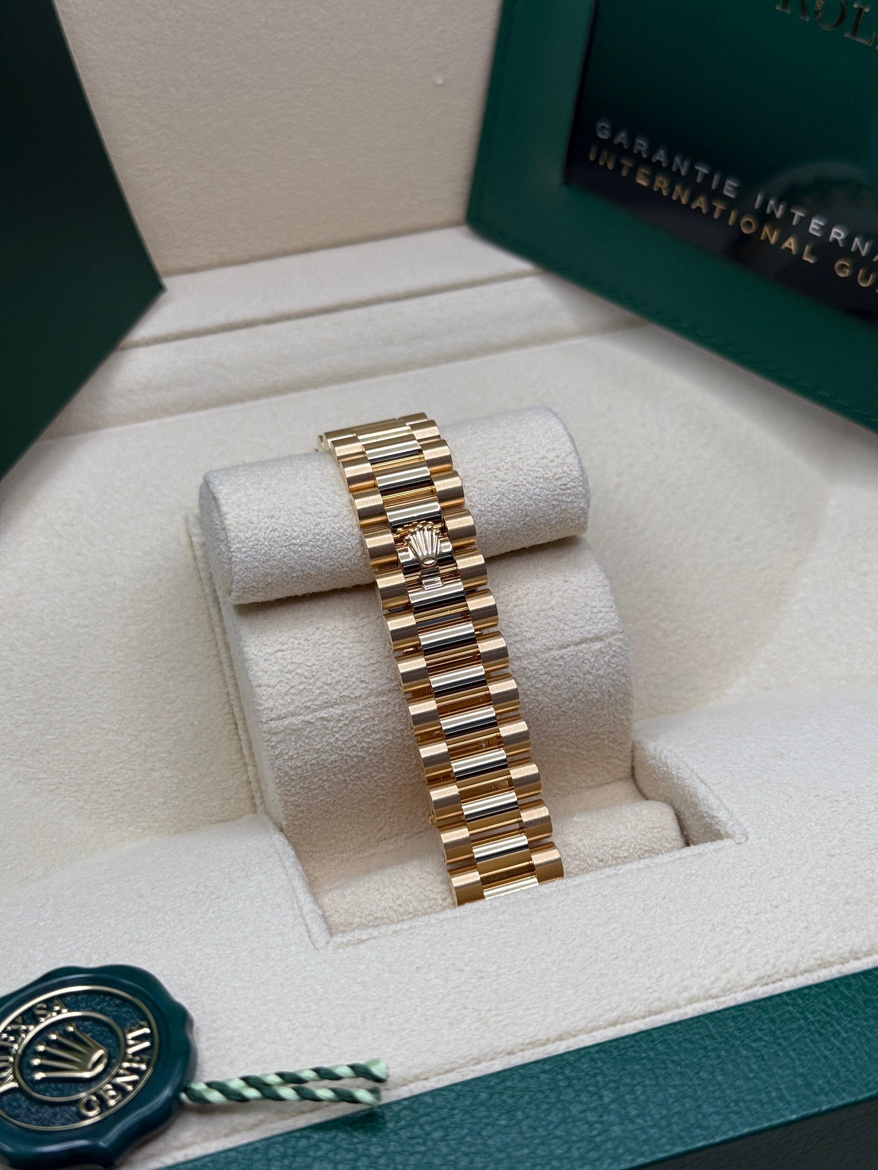 Datejust 31 Yellow Gold Mother of Pearl Diamond Luxury Watch