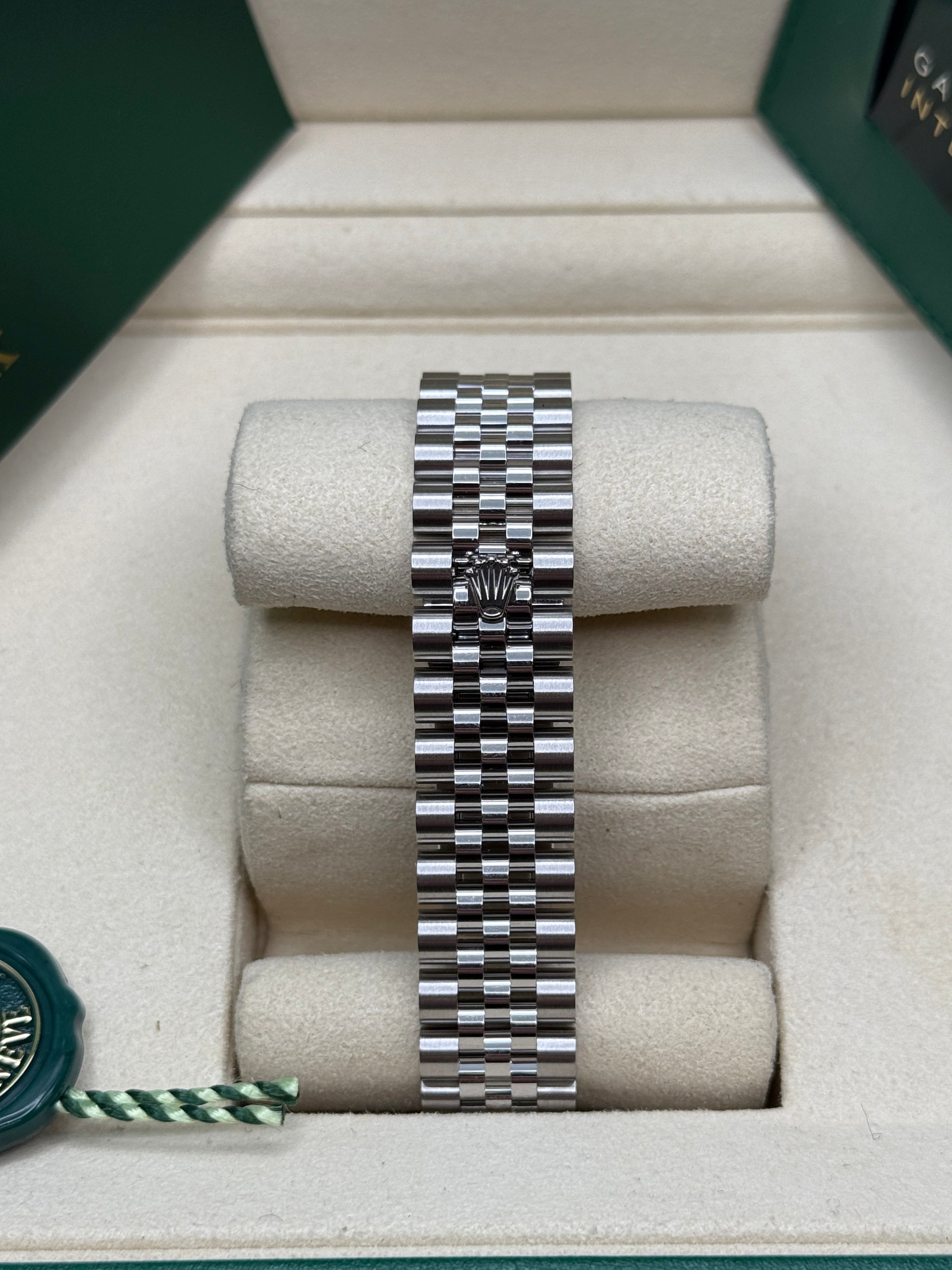 Datejust 31 Aubergine Roman Diamond Luxury Watch
