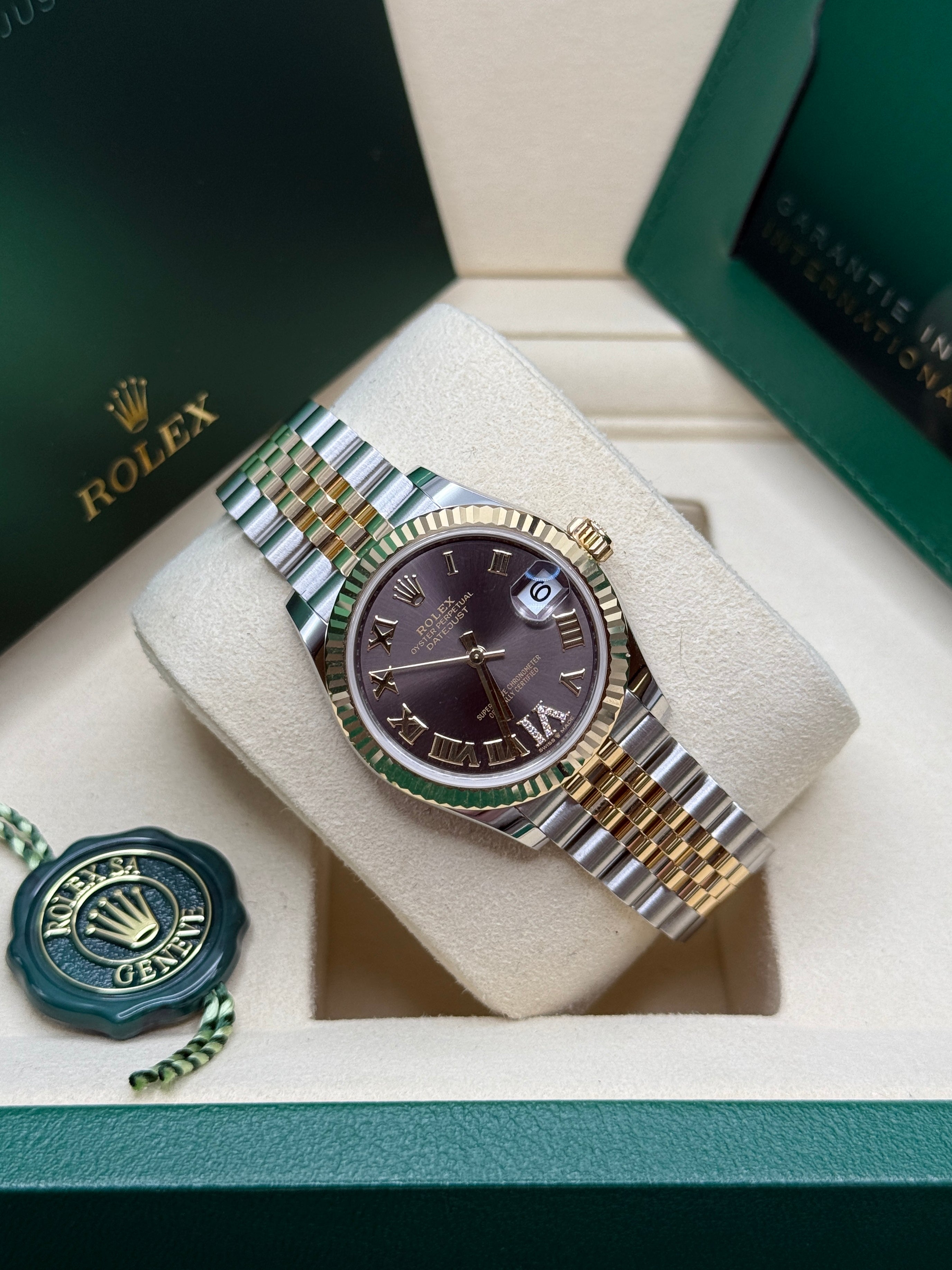 Datejust 31 Yellow Gold Two-Tone Dark Grey Roman Diamond Luxury Watch