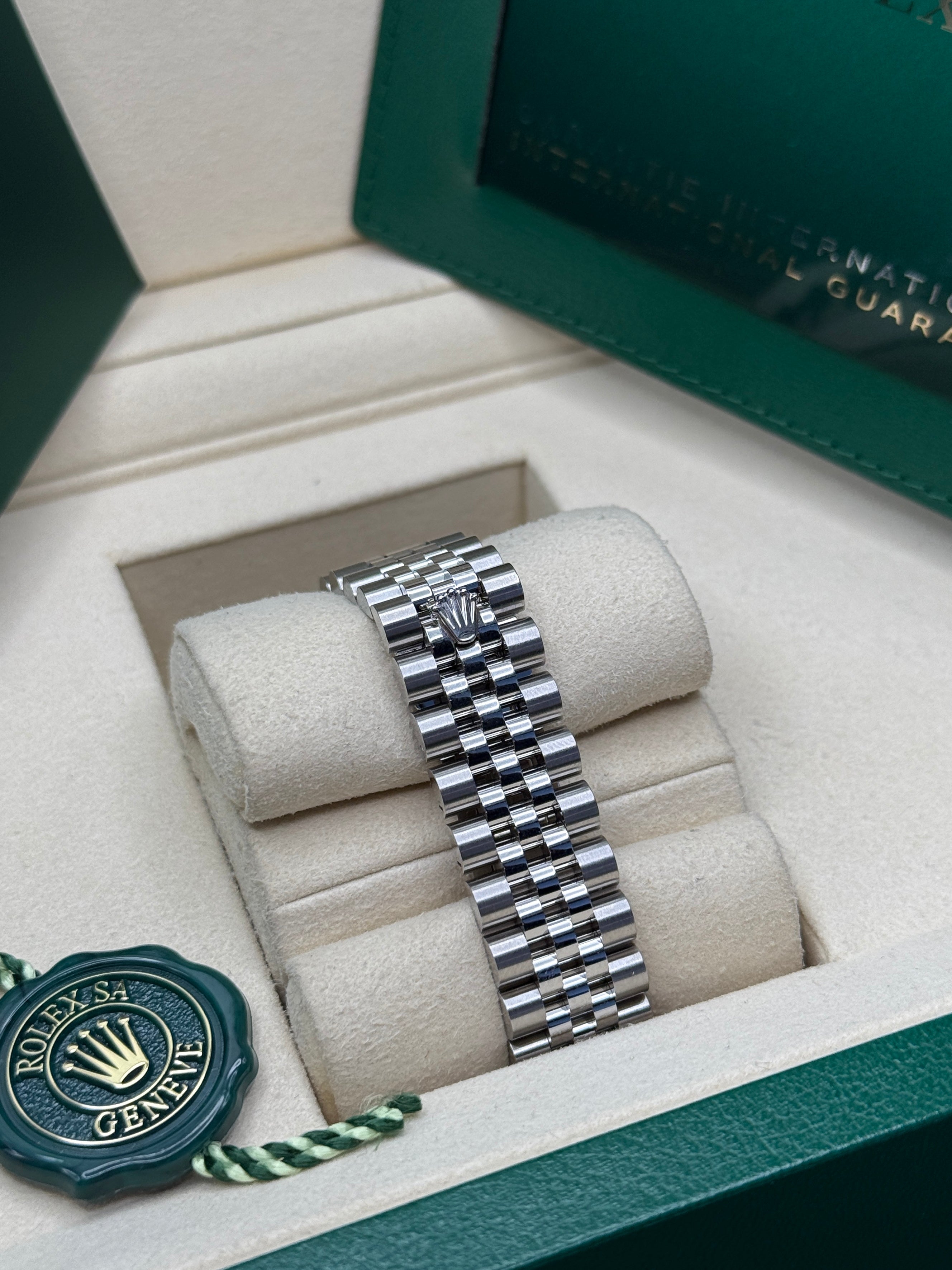 Datejust 31 Pink Diamond Luxury Watch