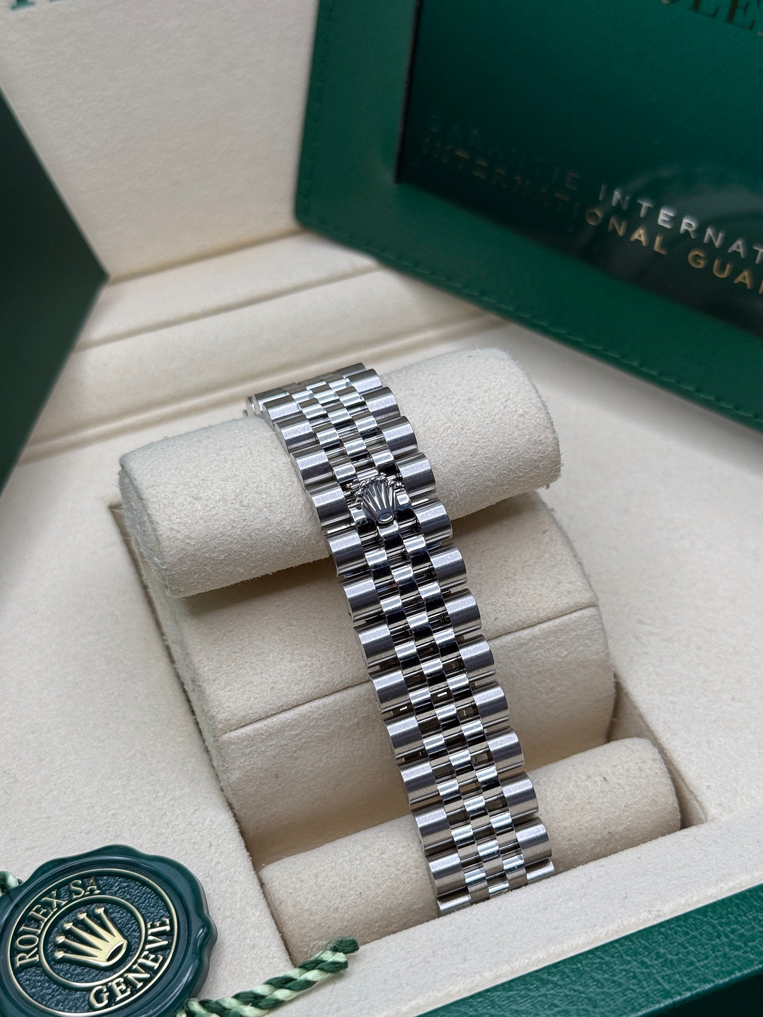 Datejust 31 Dark Grey Roman Diamond Luxury Watch