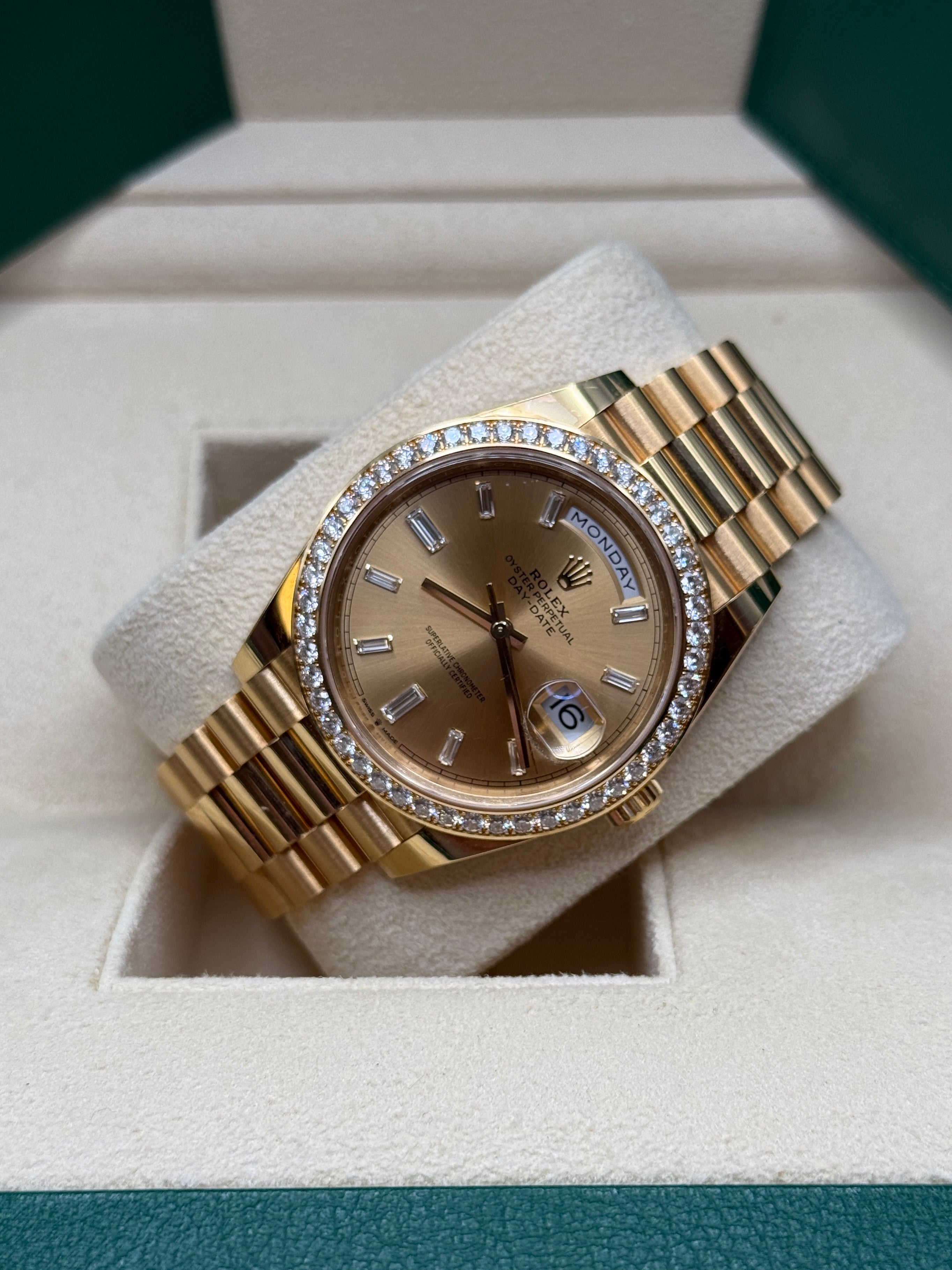 トゥデイフル   ライフズ  オリジナルウォッチ  ゴールド Day-Date – Tribeca Watch Inc