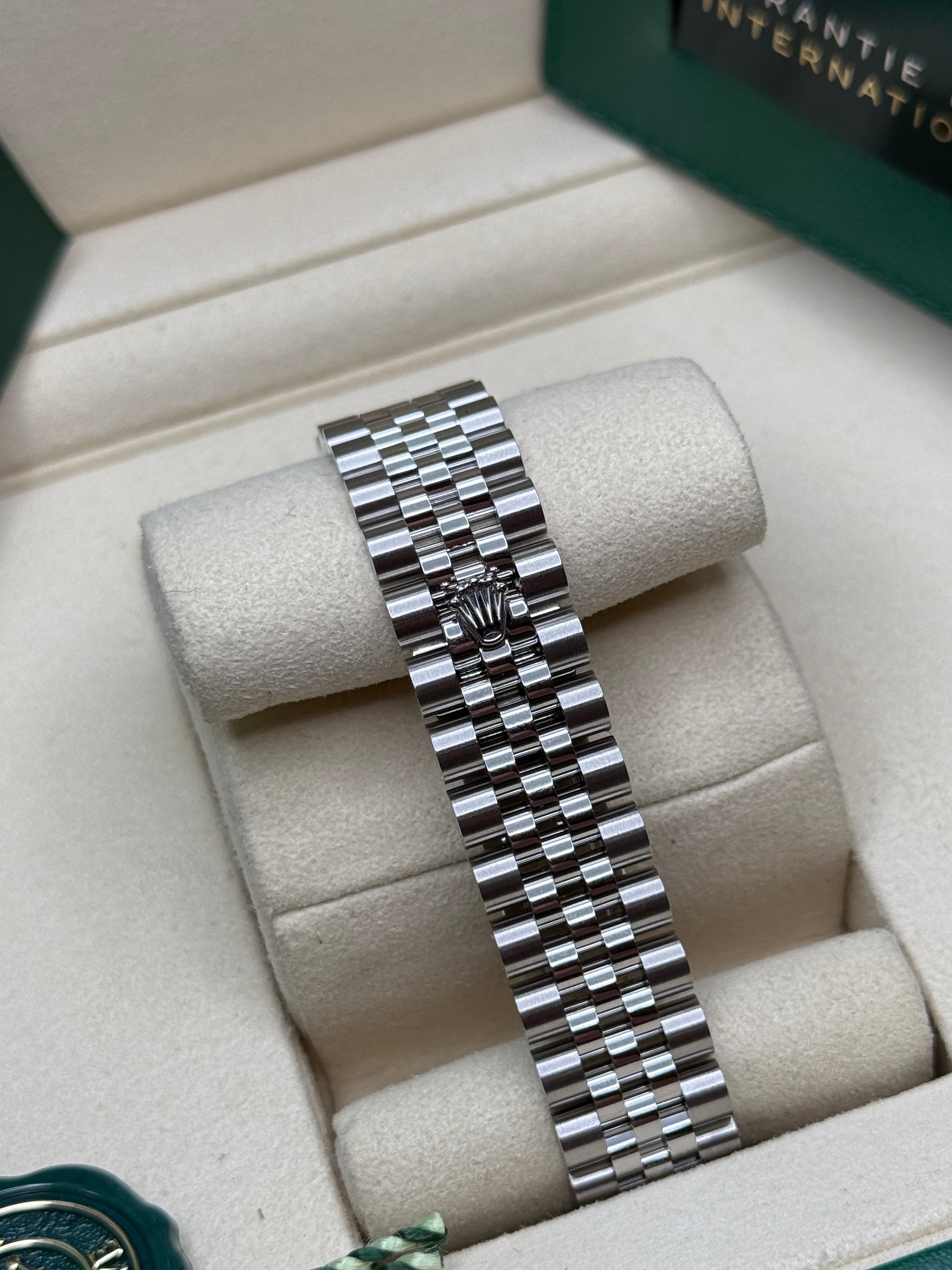 Datejust 31 Aubergine Roman Diamond Luxury Watch